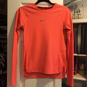 Nike long sleeve drifit top